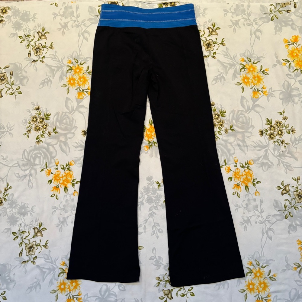 Kirkland Size S Short Yoga Pants - Picture 4 of 5